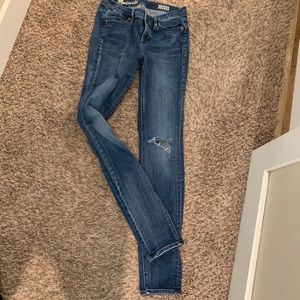 Madewell 26 ripped knee